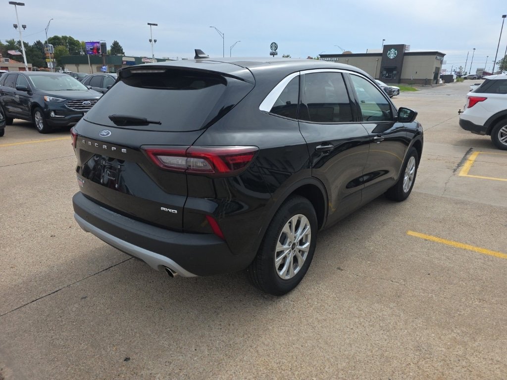Used 2023 Ford Escape Active w/ Tech Pack #2 AWD/4WD image 5