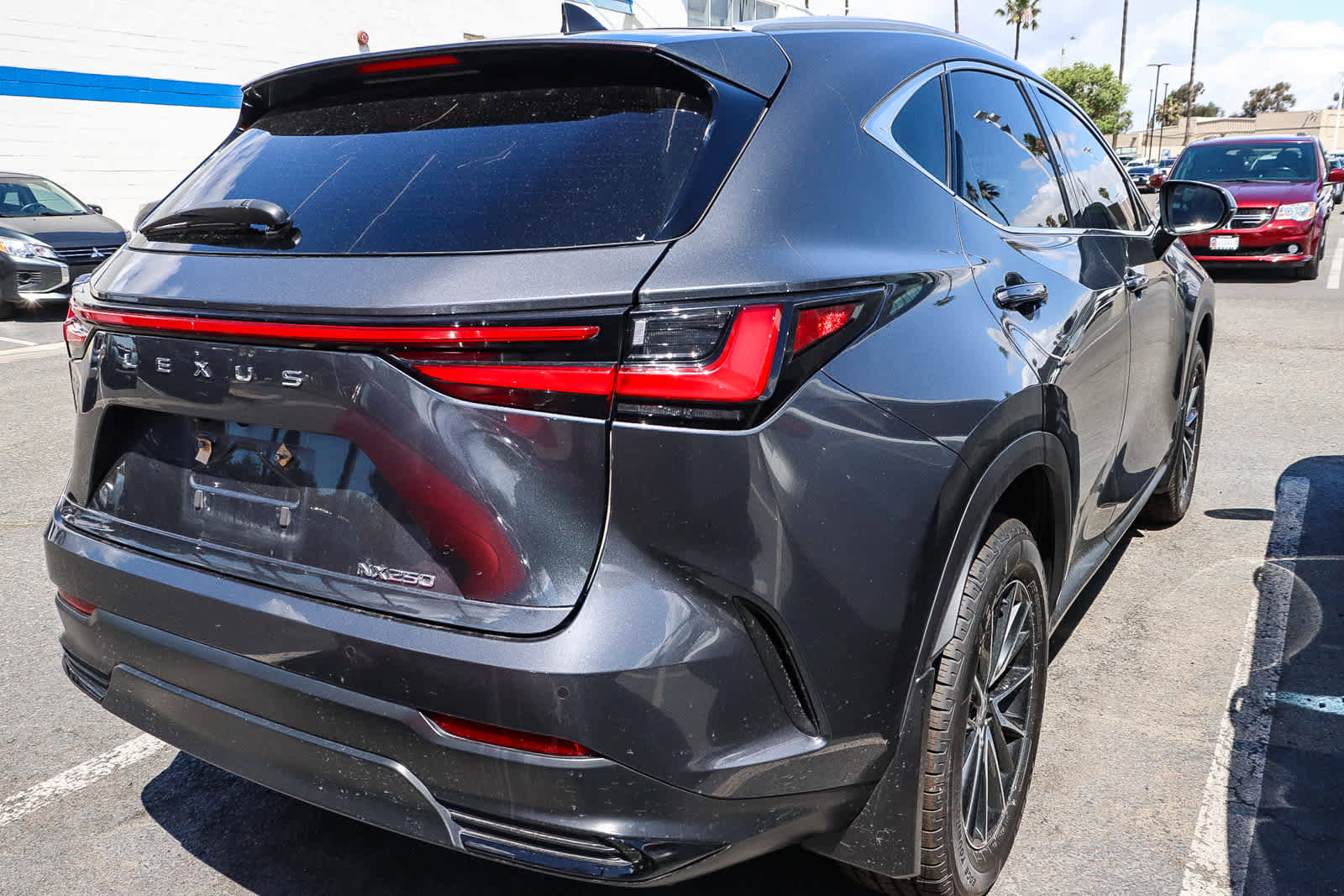 Used 2024 Lexus NX 250 FWD w/ Towing Package (2000 Lbs) image 5
