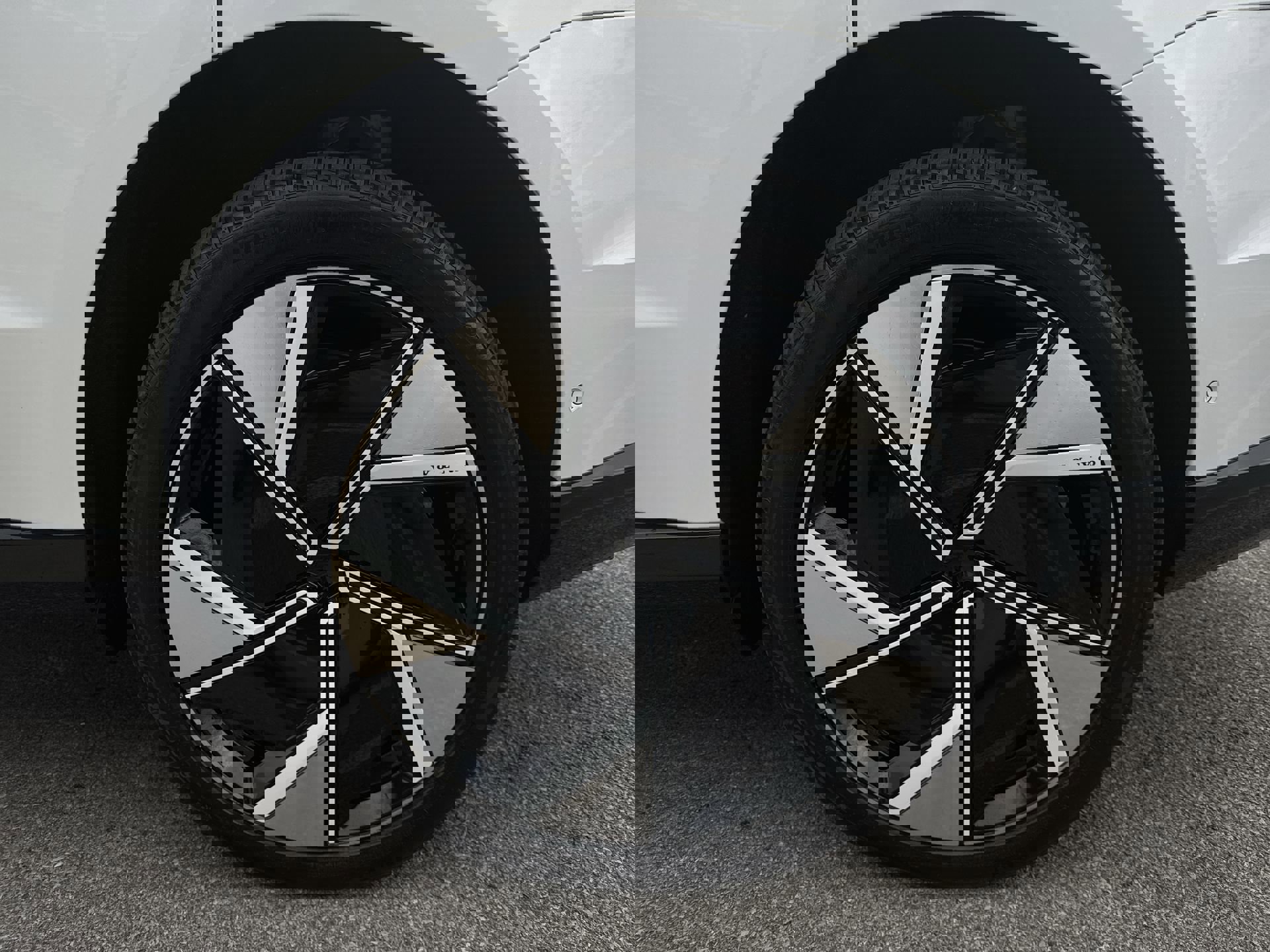 New 2025 Volvo EX90 Plus image 34