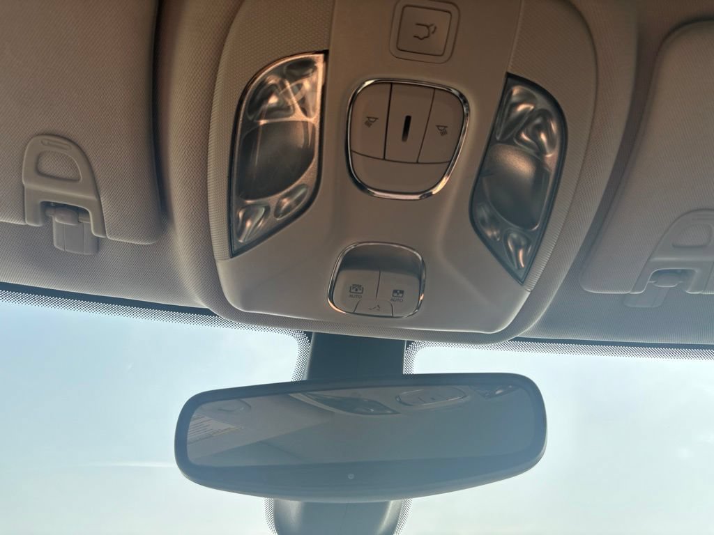 Used 2018 Jeep Compass Limited FWD image 23