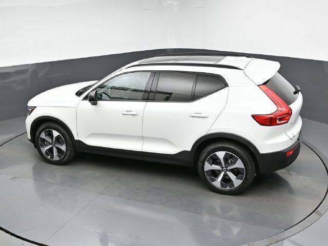 Used 2024 Volvo XC40 B5 Plus AWD/4WD image 43
