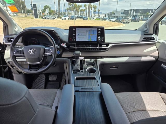 Used 2023 Toyota Sienna Limited AWD/4WD image 16