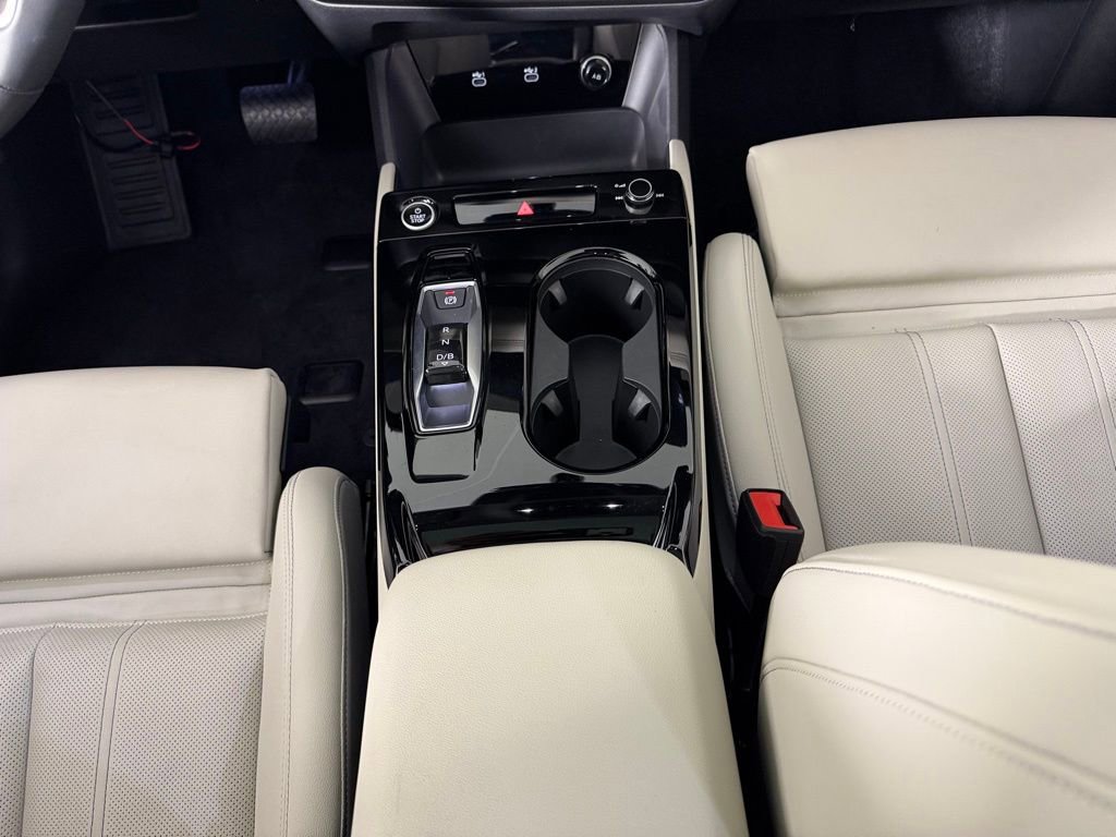 Used 2025 Audi Q6 e-tron Premium Plus w/ Premium Plus AWD/4WD image 19