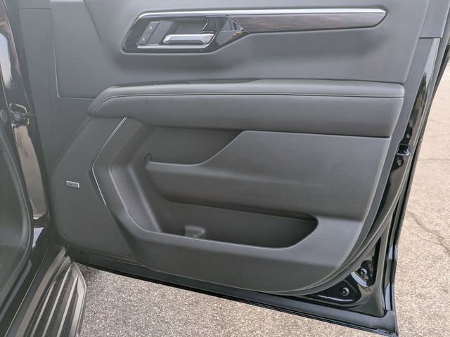 New 2025 Chevrolet Suburban Premier w/ Sun And Tow Package image 40