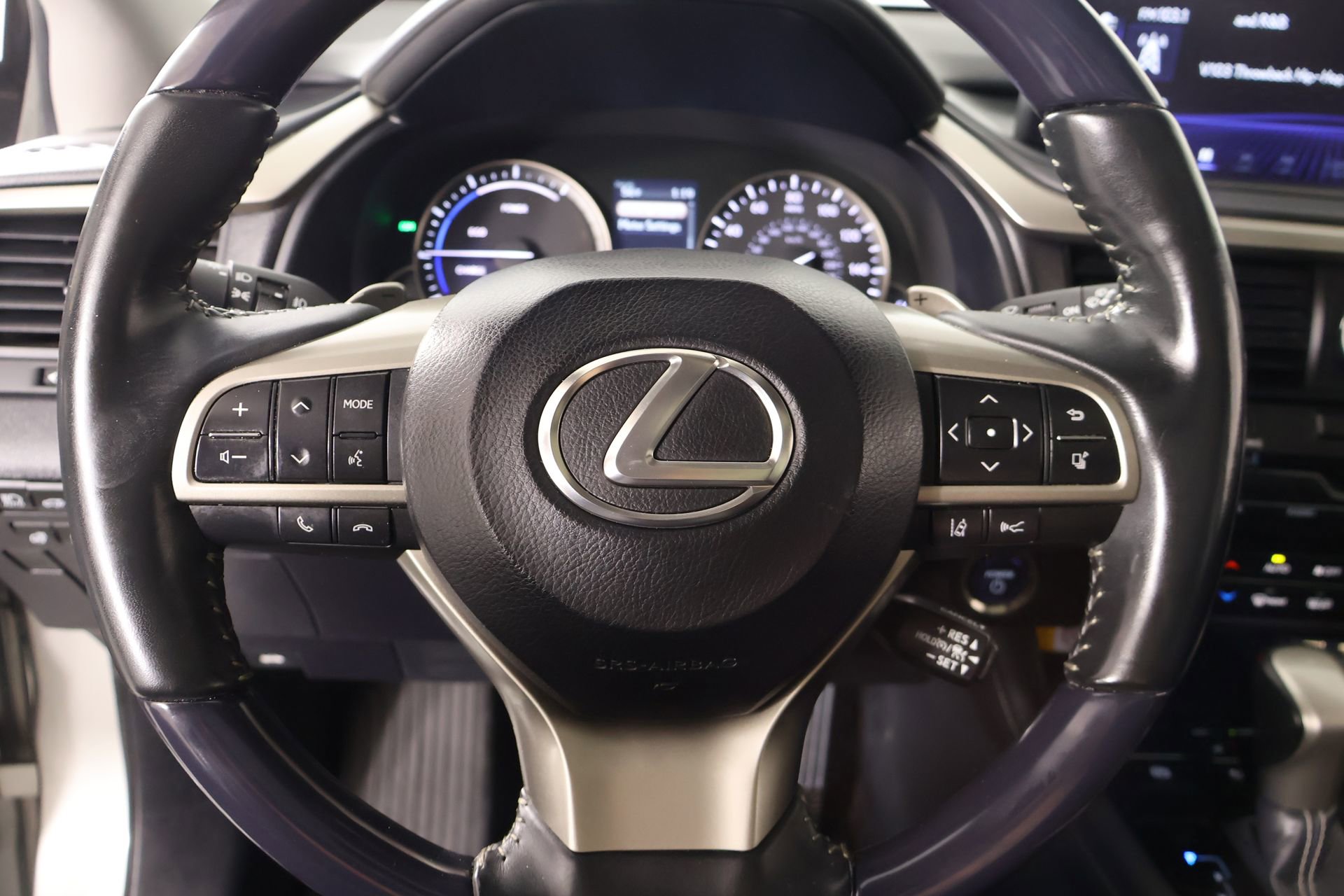 Used 2022 Lexus RX 450h AWD w/ Luxury Package image 3