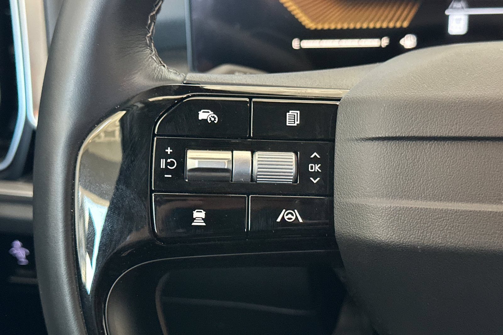 Certified 2026 Kia Sorento LX FWD image 27