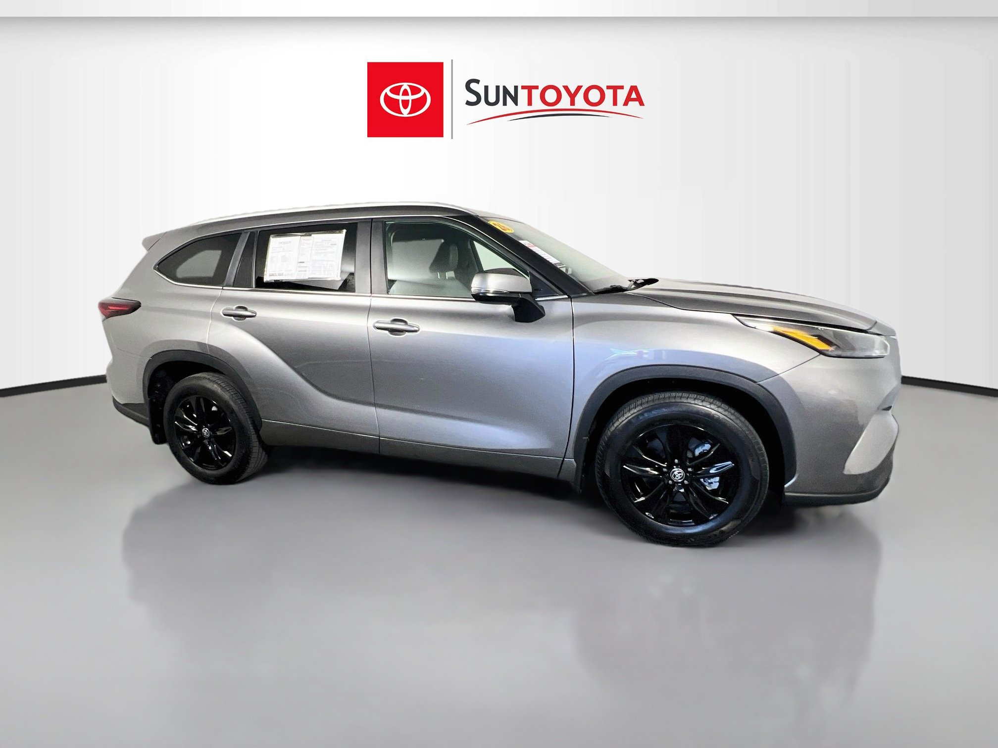 Used 2026 Toyota Highlander XLE AWD/4WD image 1