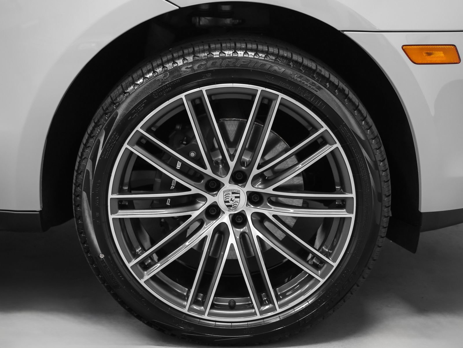 New 2026 Porsche Macan AWD/4WD image 16