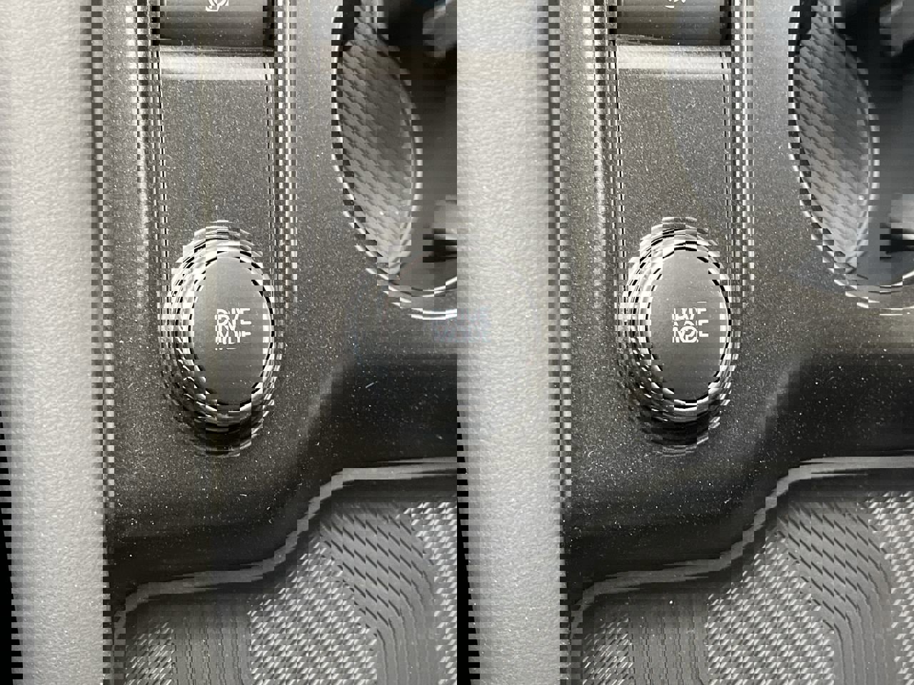 New 2026 Ford Explorer Active w/ Active Comfort Package image 18