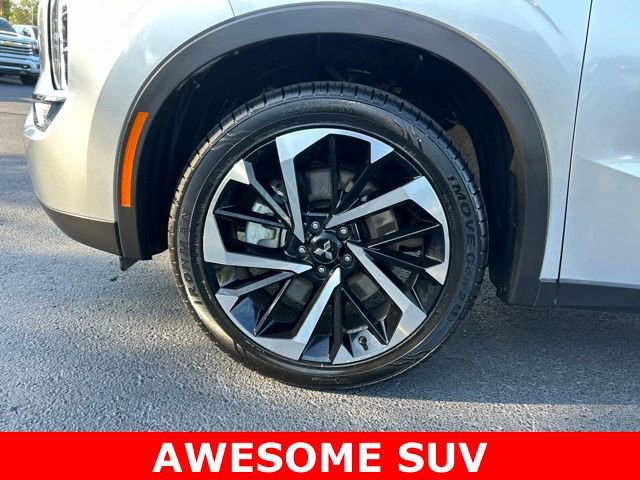 Used 2024 Mitsubishi Outlander SE Black Edition FWD image 9