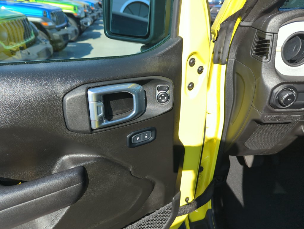 Used 2024 Jeep Wrangler Unlimited Sport AWD/4WD image 18