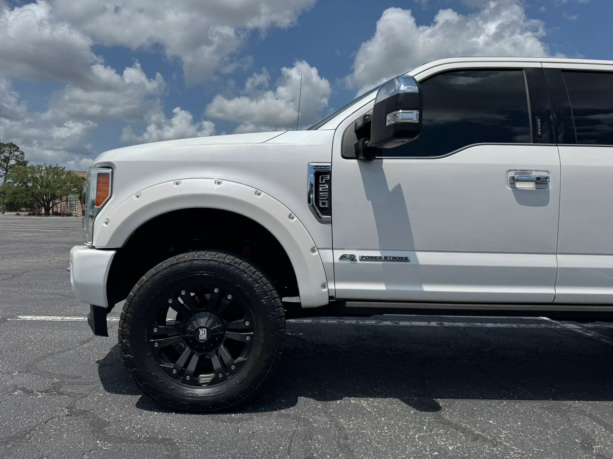 Used 2017 Ford F250 Platinum w/ Platinum Ultimate Package AWD/4WD image 11