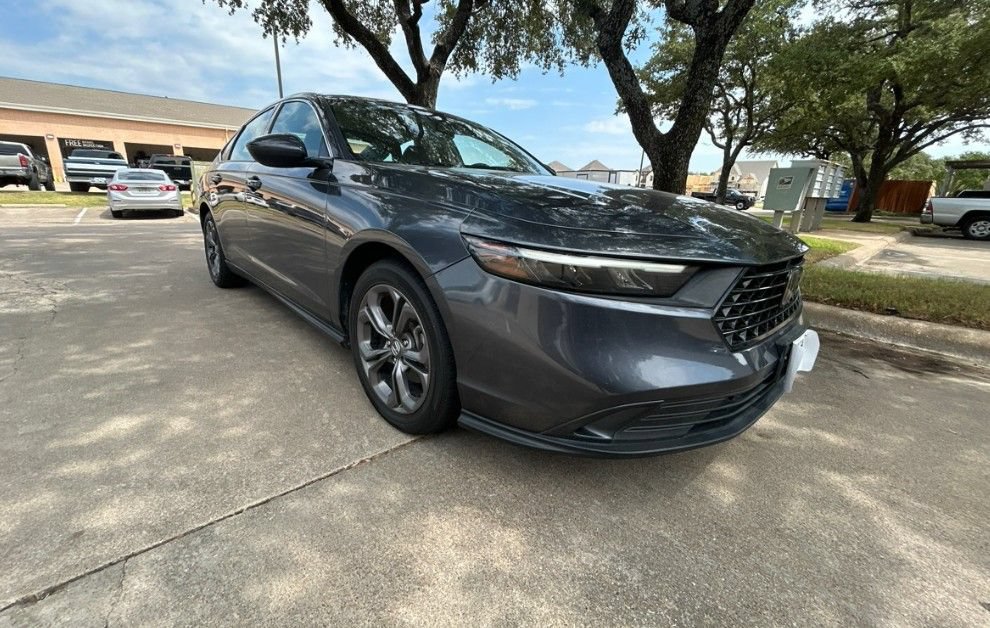 Certified 2023 Honda Accord EX image 3