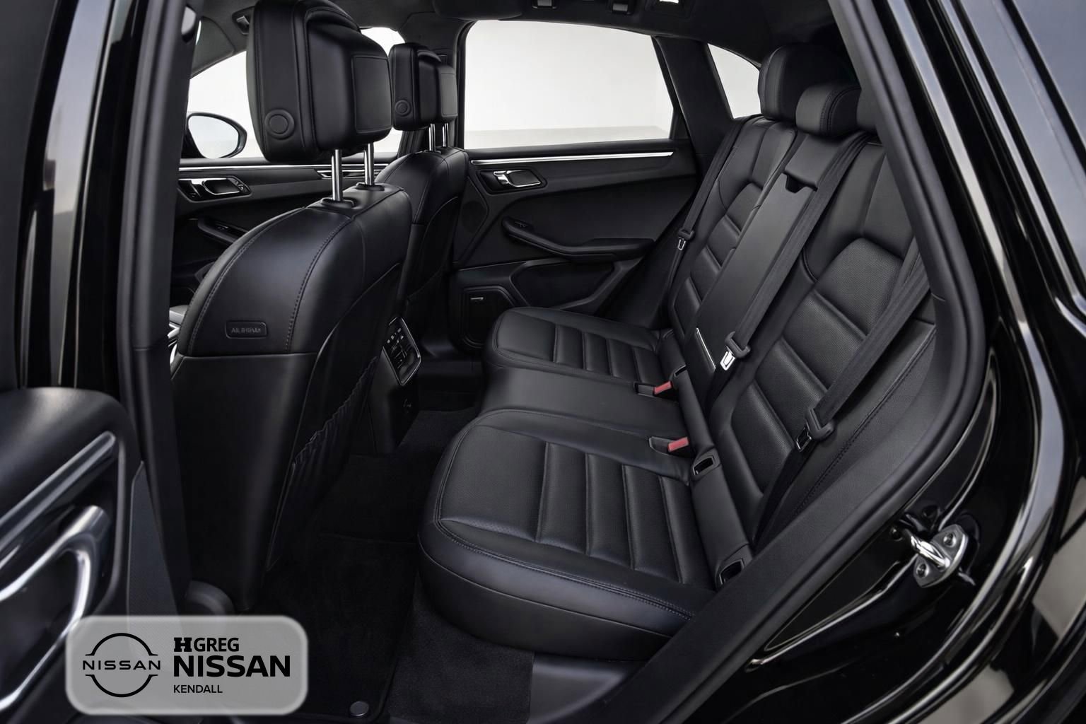 Used 2016 Porsche Macan Turbo image 13