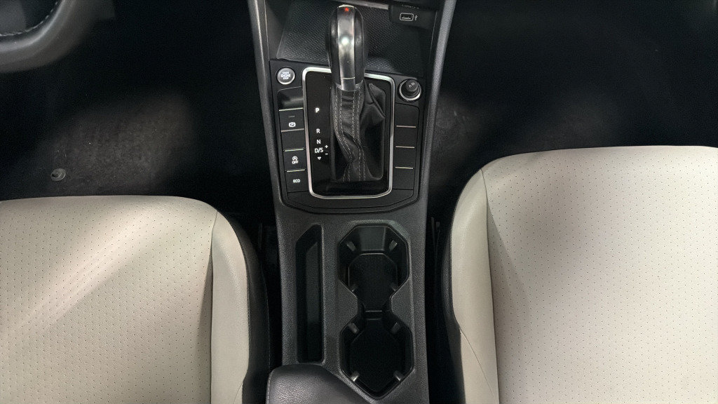 Used 2019 Volkswagen Jetta R-Line FWD image 37