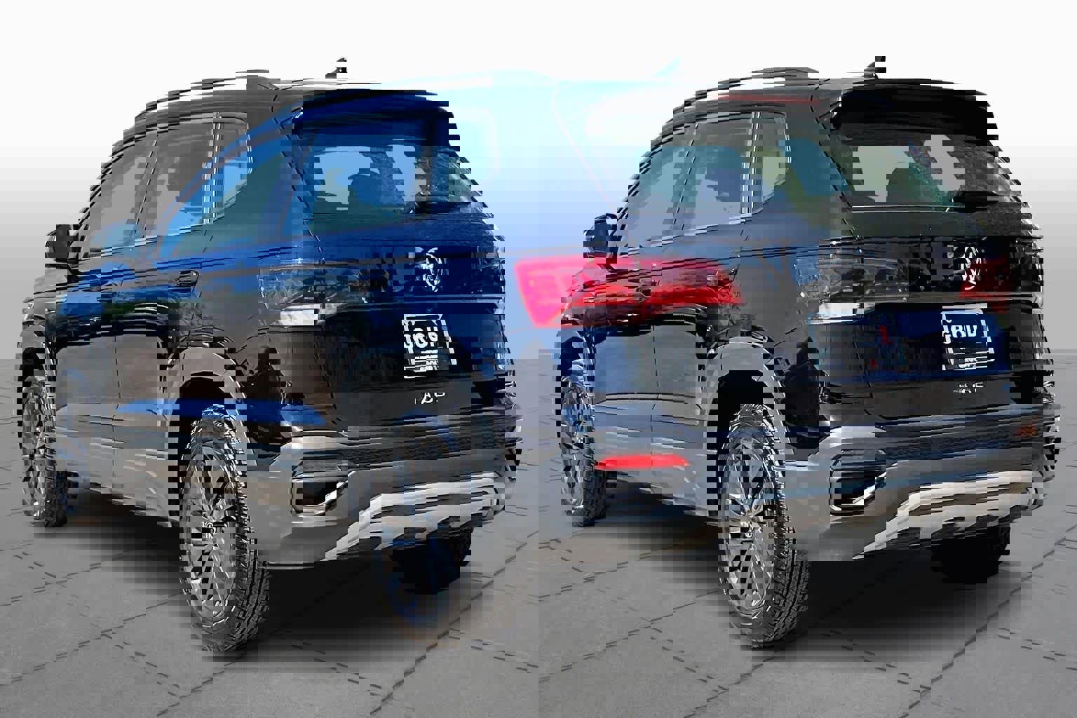 Used 2024 Volkswagen Taos S w/ MDO Package image 11