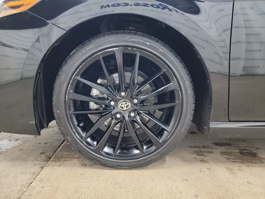 Used 2023 Toyota Camry XSE image 14