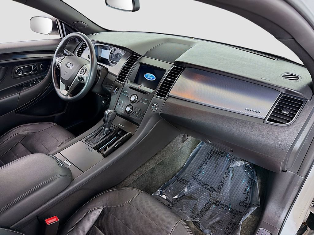 Used 2016 Ford Taurus SHO image 16