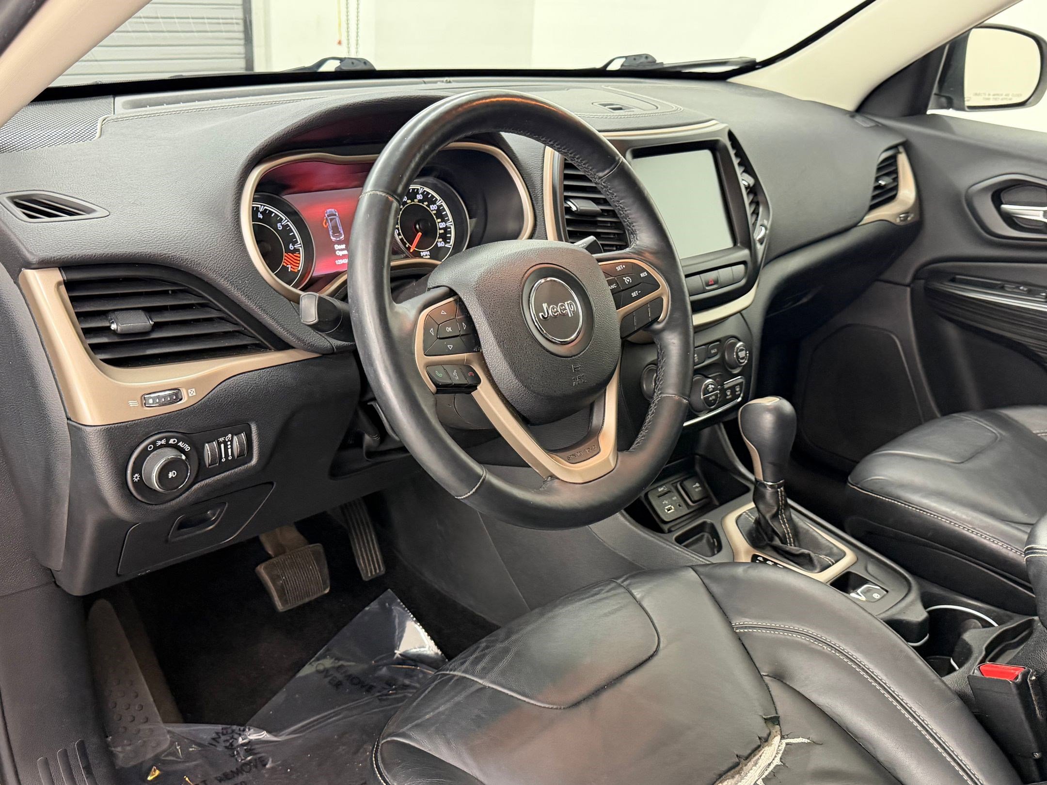 Used 2014 Jeep Cherokee Limited FWD image 4