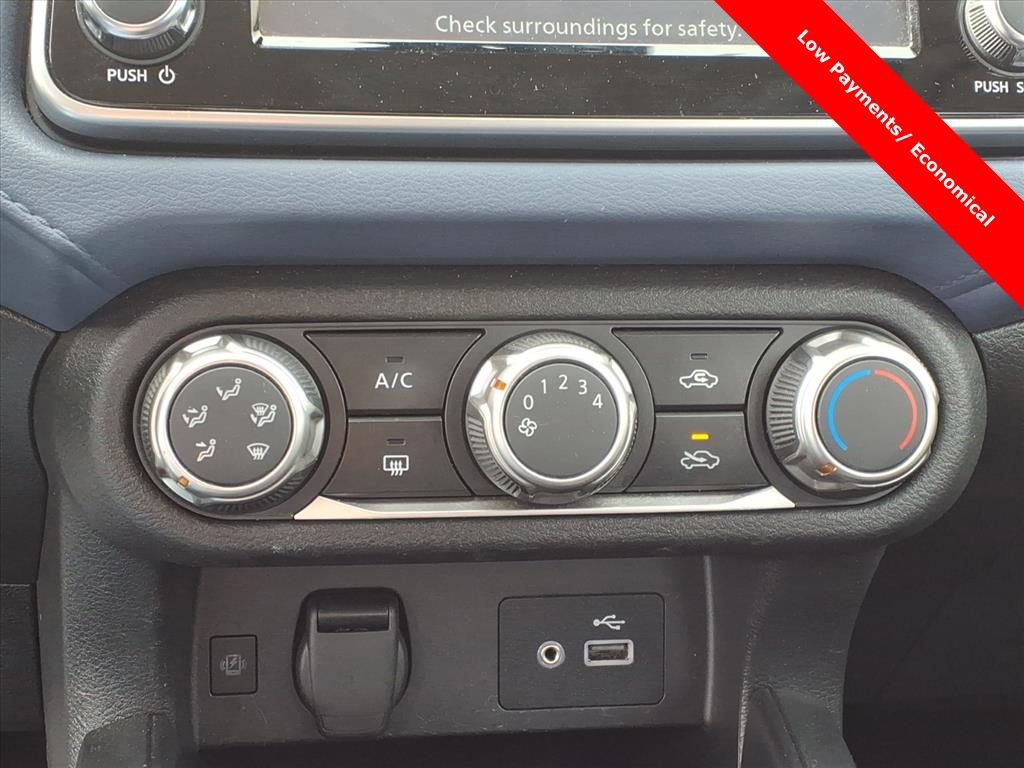 Used 2023 Nissan Versa SV image 18