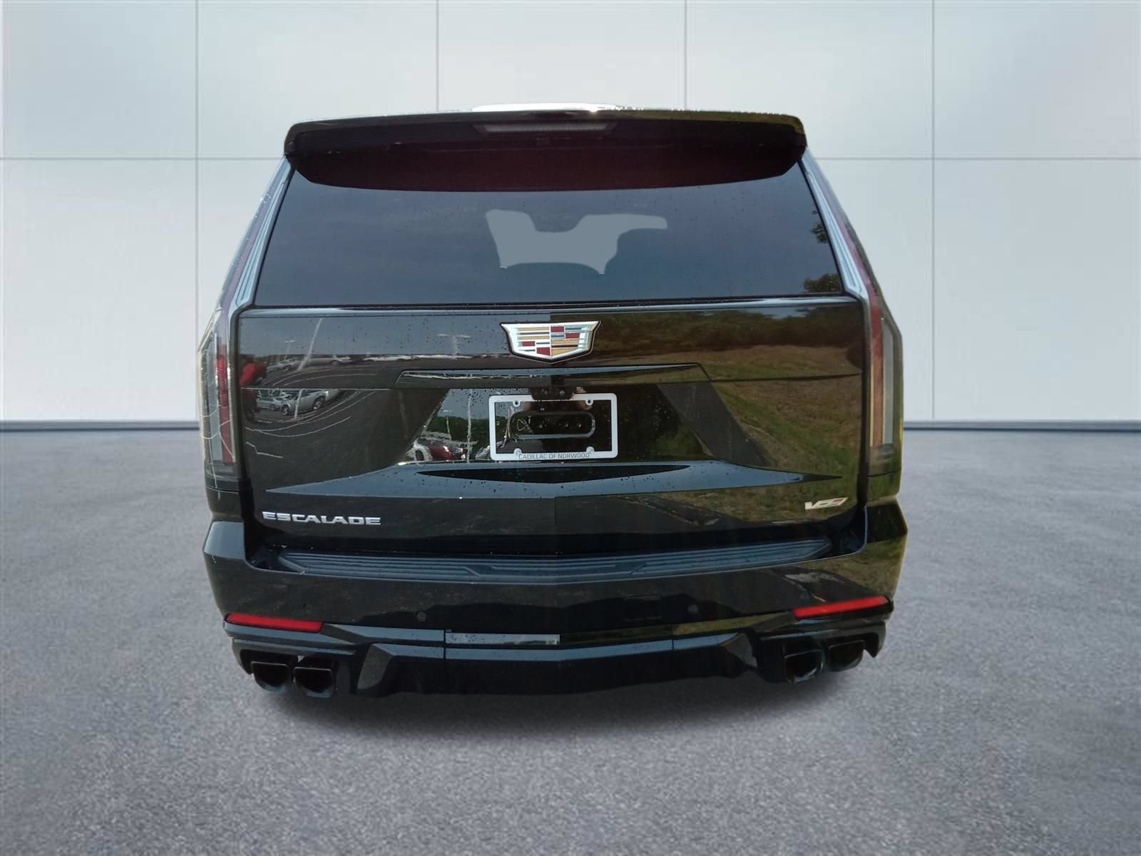 Certified 2025 Cadillac Escalade V AWD/4WD image 4