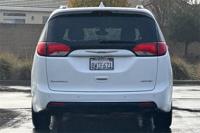Used 2020 Chrysler Pacifica Limited image 7