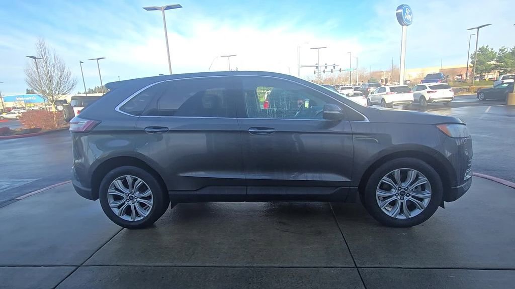 Used 2019 Ford Edge Titanium w/ Equipment Group 301A image 5