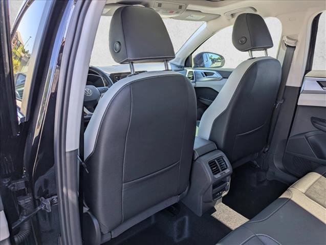 New 2026 Volkswagen Taos SE FWD image 24