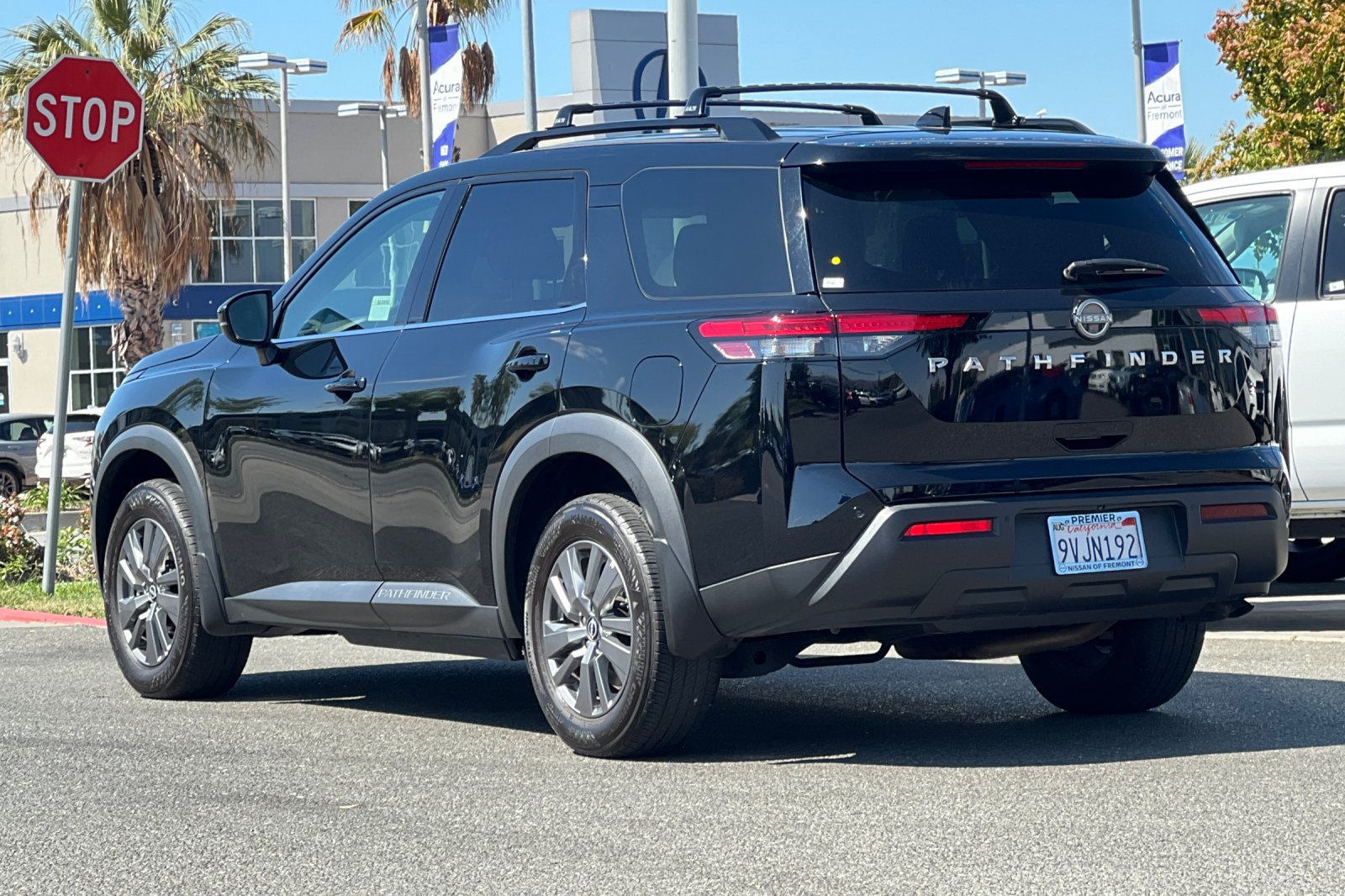Certified 2025 Nissan Pathfinder SV FWD image 6