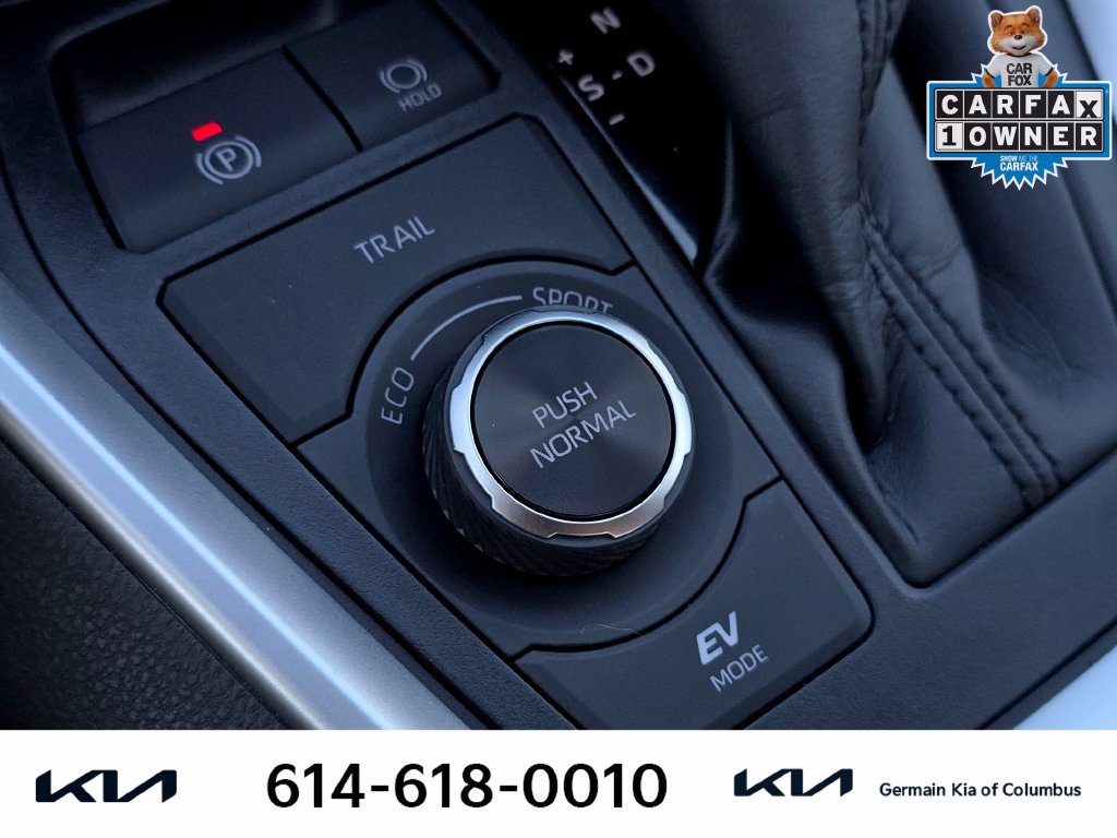 Used 2025 Toyota RAV4 XLE AWD/4WD image 32