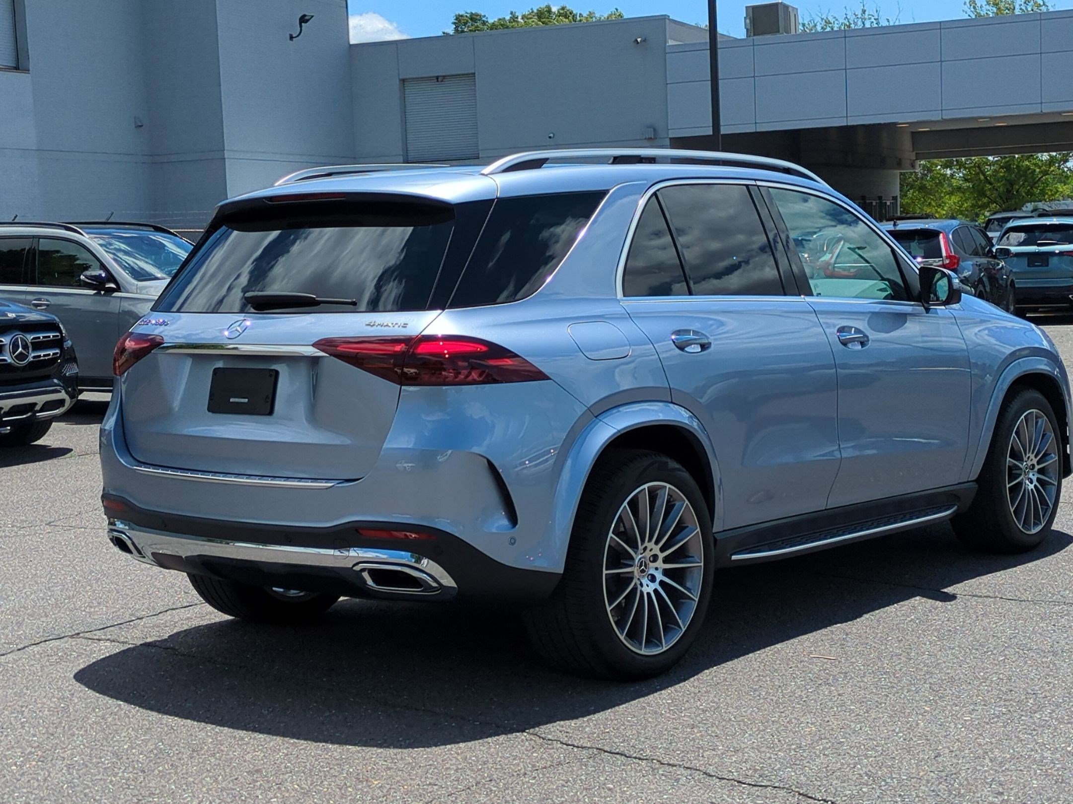 Certified 2025 Mercedes-Benz GLE 450e 4MATIC image 3