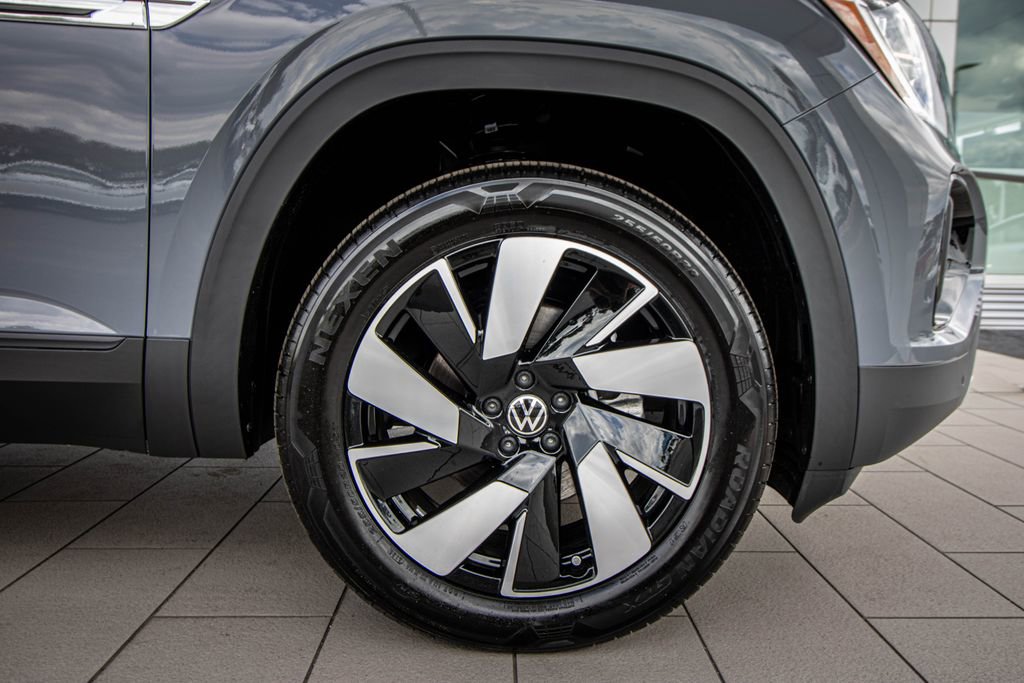 New 2026 Volkswagen Atlas Cross Sport SE FWD image 5