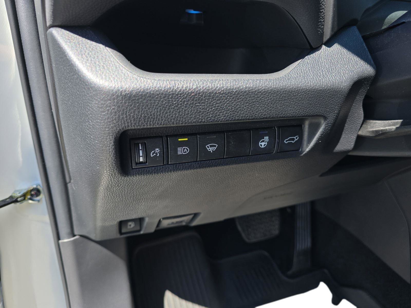 Used 2022 Toyota RAV4 XSE w/ XSE Grade Weather Package AWD/4WD image 21