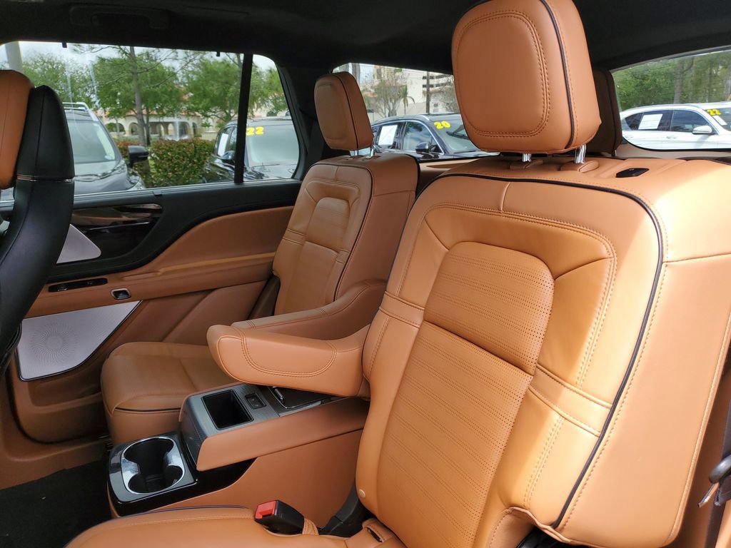 Certified 2023 Lincoln Aviator Black Label Grand Touring w/ Class IV Trailer Tow Package AWD/4WD image 13