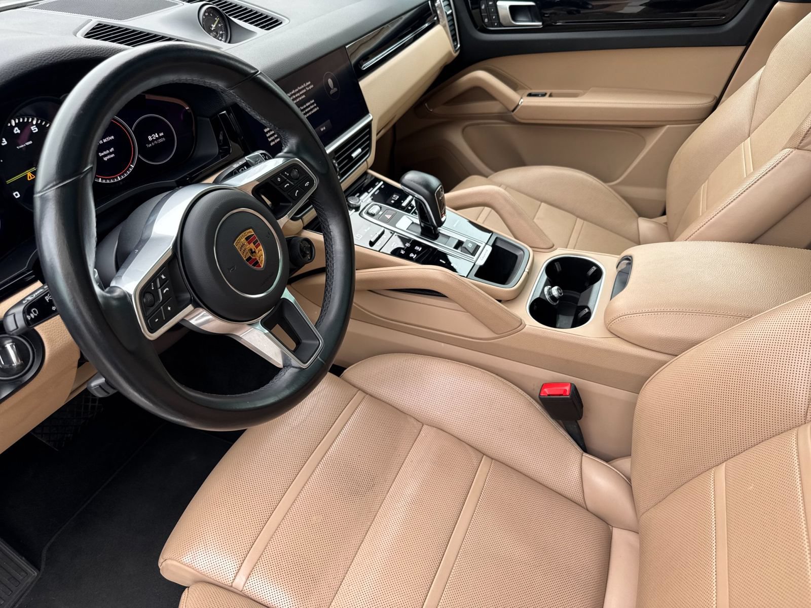 Certified 2022 Porsche Cayenne E-Hybrid AWD/4WD image 4