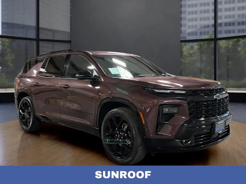 Used 2024 Chevrolet Traverse RS image 1