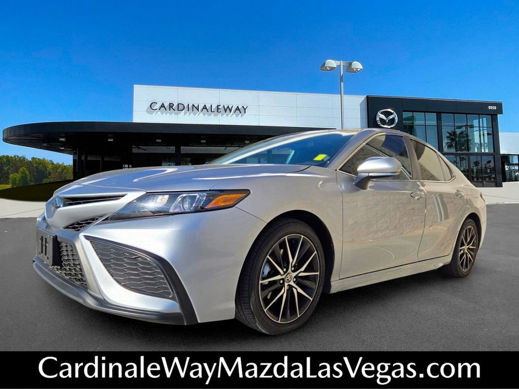 Used 2024 Toyota Camry SE FWD image 2