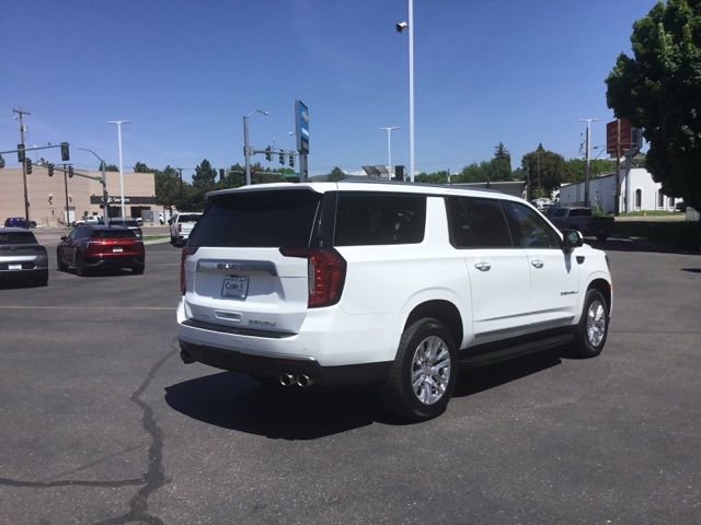 Used 2024 GMC Yukon XL Denali AWD/4WD image 3
