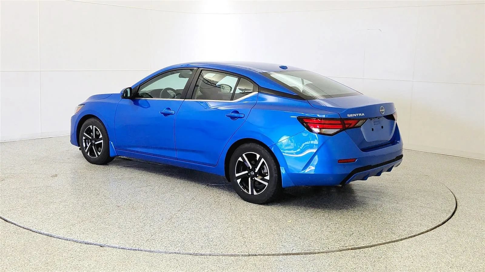 Used 2024 Nissan Sentra SV FWD image 5