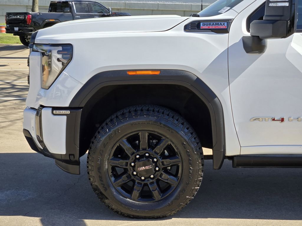 Used 2024 GMC Sierra 2500 AT4 w/ AT4 Premium Plus Package image 9