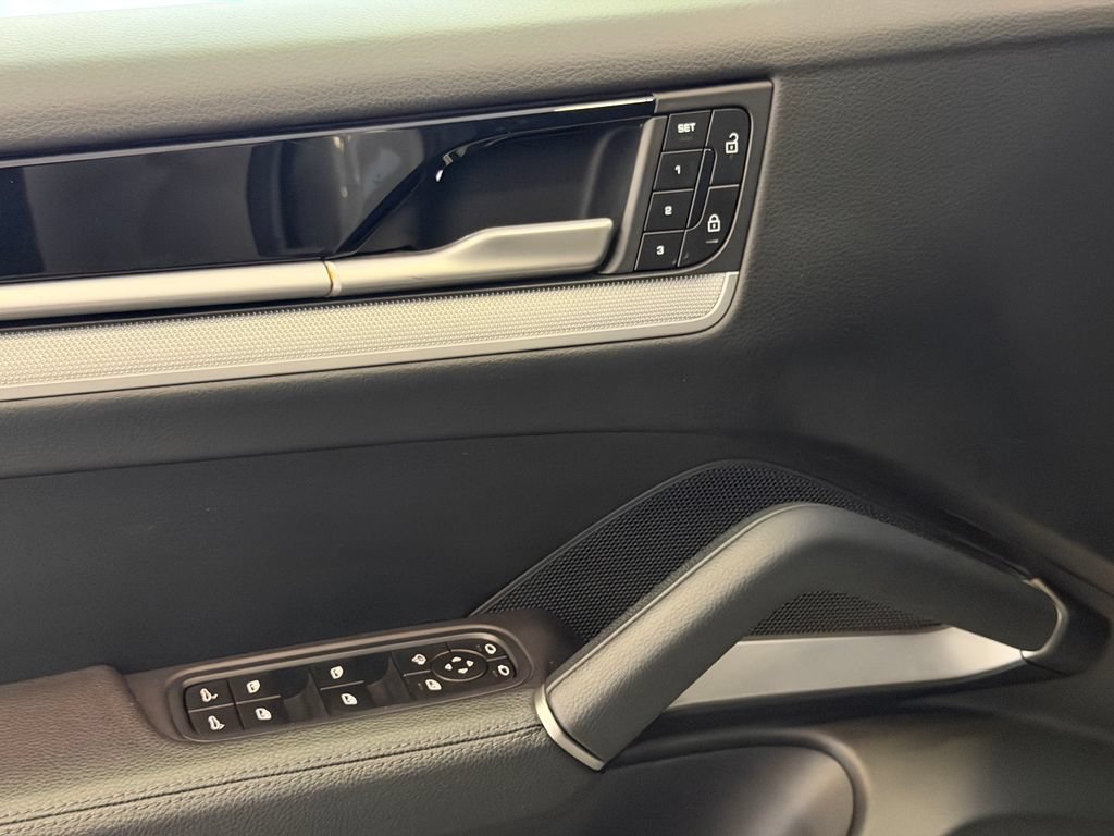 Certified 2024 Porsche Cayenne Coupe AWD/4WD image 14