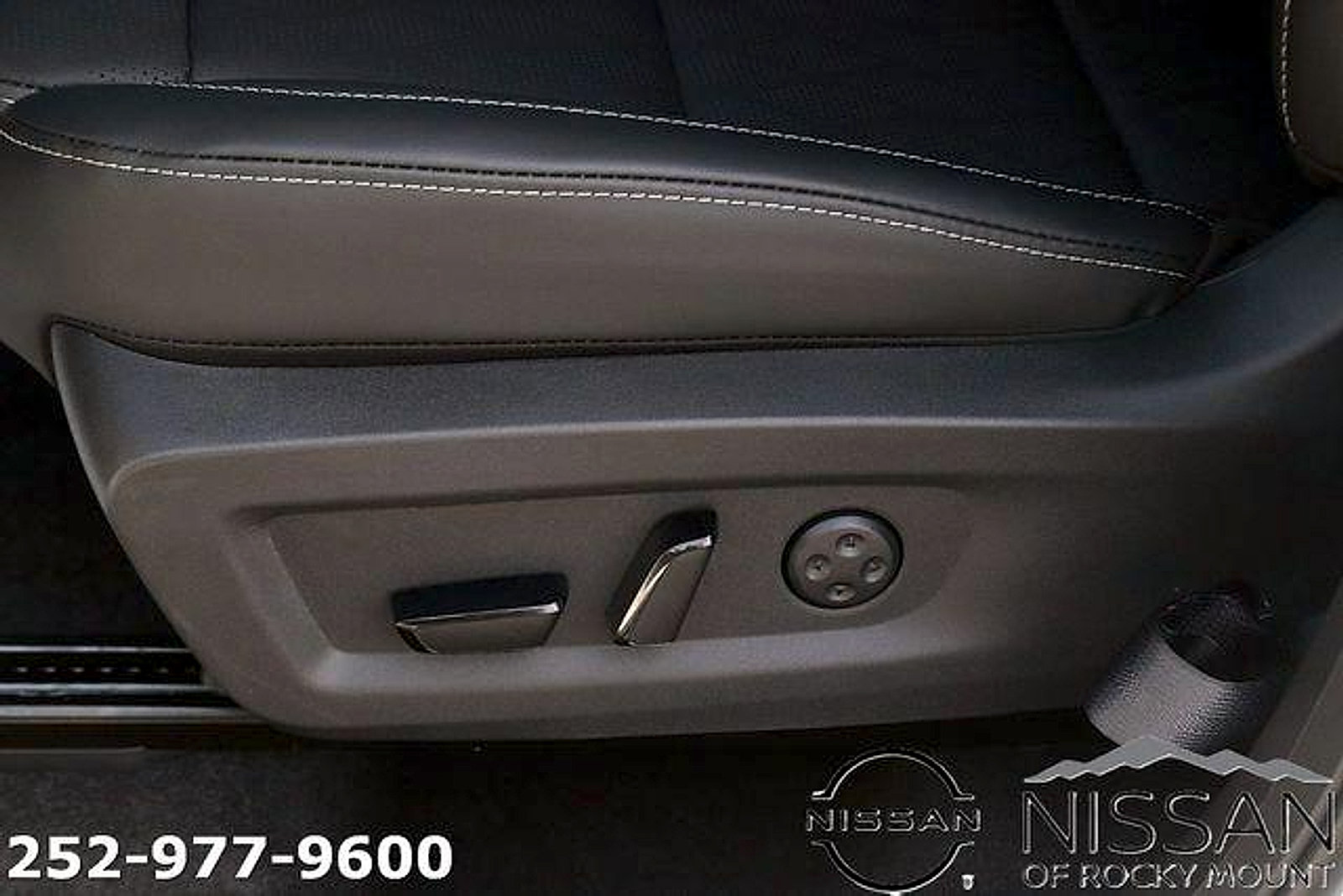 New 2026 Nissan Murano Platinum w/ Cargo Package AWD/4WD image 17