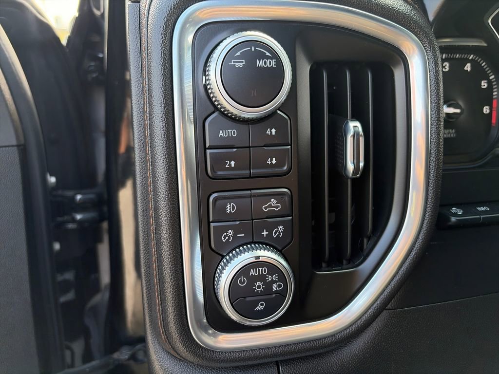 Used 2021 GMC Sierra 2500 AT4 w/ AT4 Premium Plus Package AWD/4WD image 20
