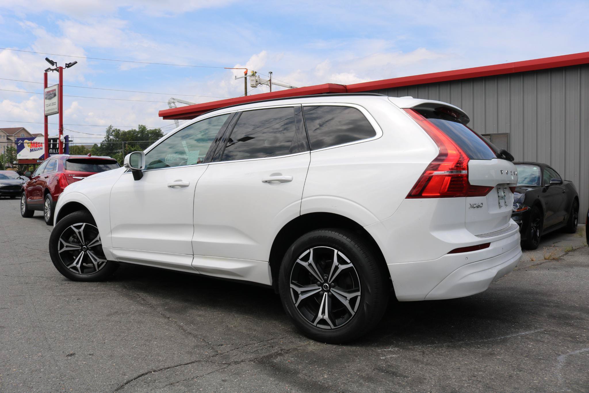 Used 2022 Volvo XC60 B5 Momentum AWD/4WD image 7