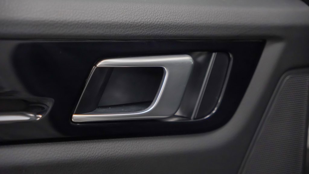Used 2023 Porsche Cayenne image 15