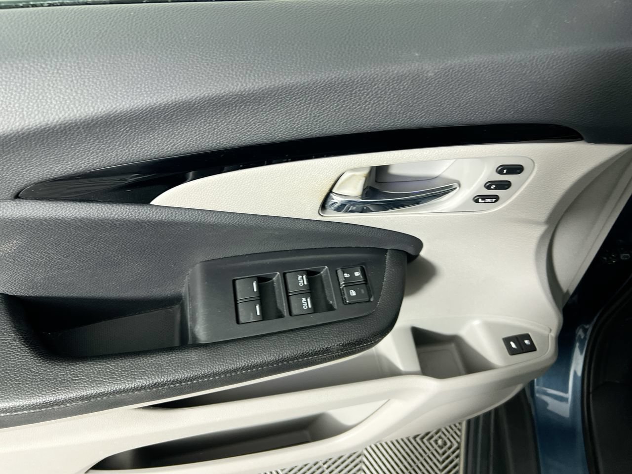 Used 2019 Honda Pilot Touring image 10