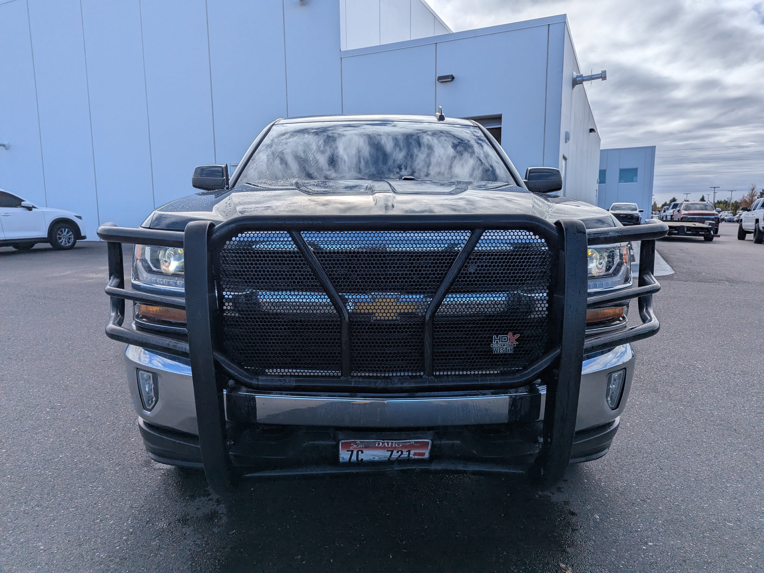 Used 2018 Chevrolet Silverado 1500 LT w/ All Star Edition AWD/4WD image 3