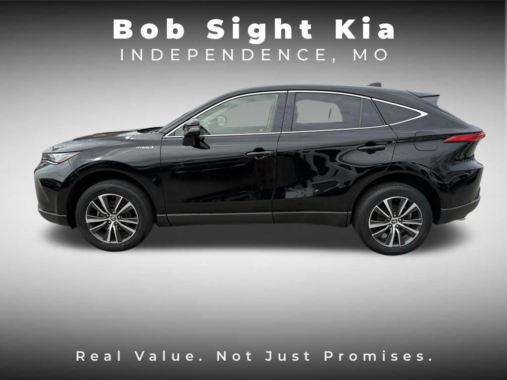 Used 2021 Toyota Venza LE image 6