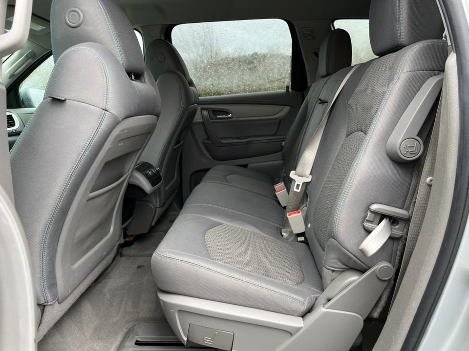 Used 2017 Chevrolet Traverse LS FWD image 4