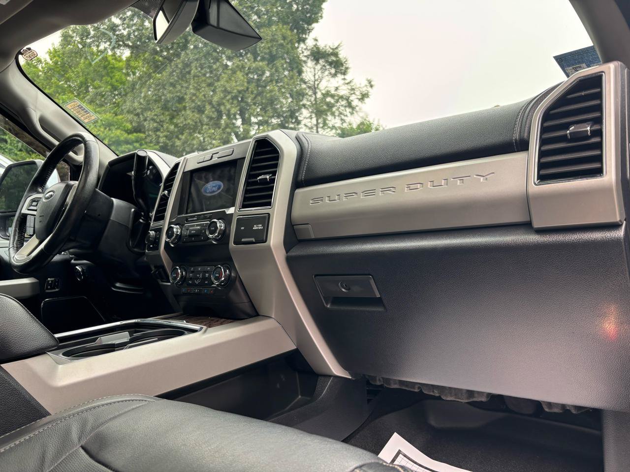 Used 2019 Ford F350 Lariat w/ Lariat Ultimate Package AWD/4WD image 19